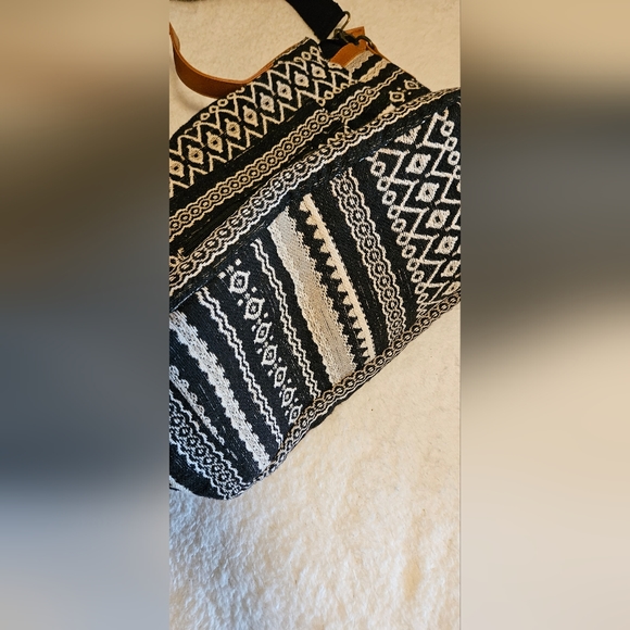 Handbag - Picture 4 of 11